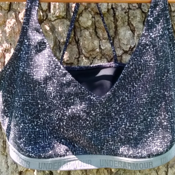 Under Armour Other - ⬇️ Price Drop! ⬇️ Under Armour Sports Bra in size L